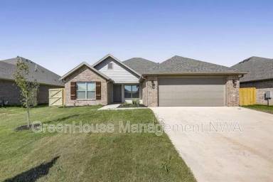 Main picture of 230 Palm St