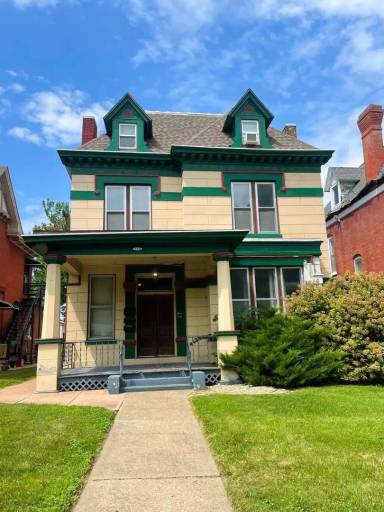 Main picture of 308 S 12th St