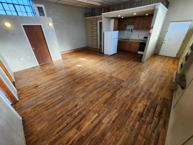 Main picture of 208 E Main St