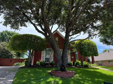 Main picture of 2705 Greenview Dr