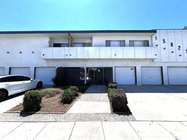 Main picture of 15829 S Denker Ave