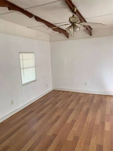 Main picture of 1633 Long Ave