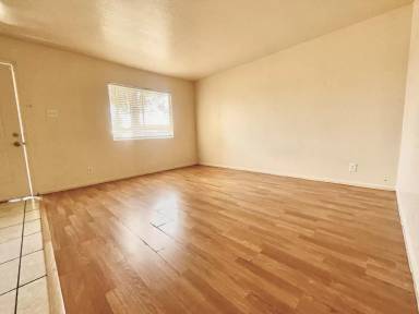 Main picture of 2718 E Beck Ln