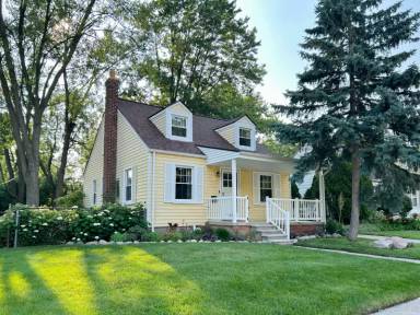 Main picture of 3889 Cummings Ave
