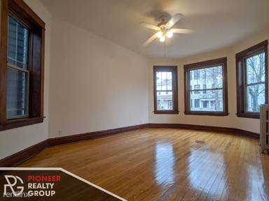 Main picture of 2453 N Spaulding Ave