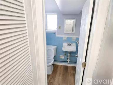 Main picture of 2252 Maple Ave