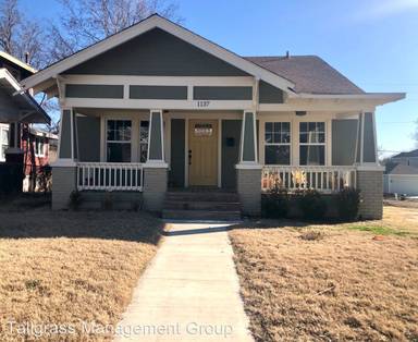 Main picture of 1119 N Main St