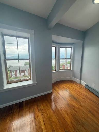 Main picture of 109 Montgomery St