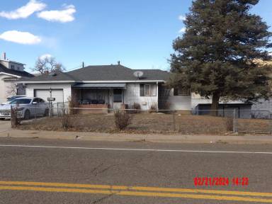 Main picture of 735 W Kansas Ave