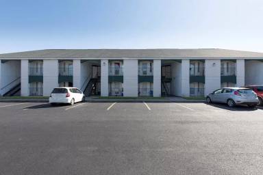 Main picture of 3005 Daffodil Ave