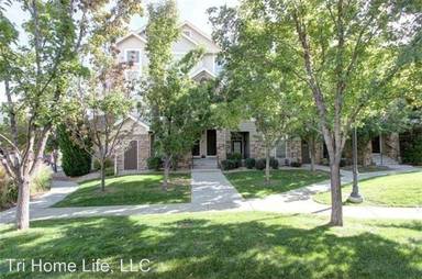 Main picture of 1535 S Florence Way