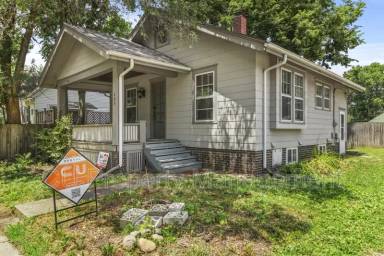 Main picture of 404 E Illinois St