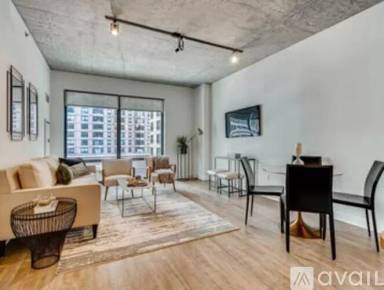 Main picture of 423 E Ohio St