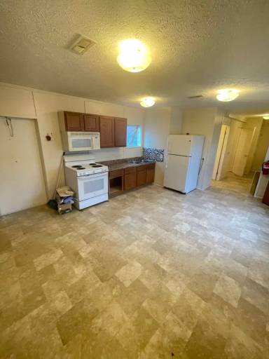 Main picture of 42553 Highway 42