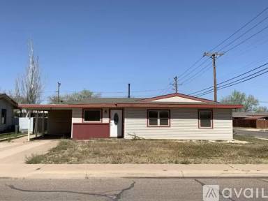 Main picture of 3200 Thomas Ave