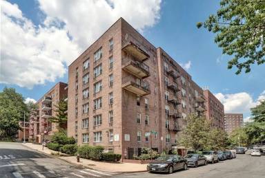 Main picture of 3725 Blackstone Ave