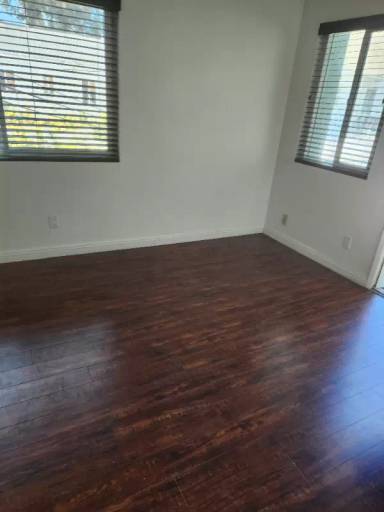 Main picture of 30 Rose Ave