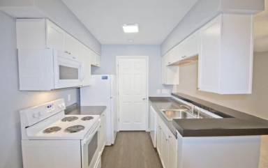 Main picture of The Pointe at Devon Court