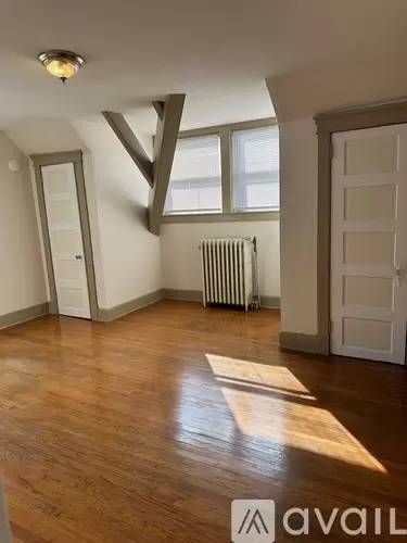 Main picture of 157 W 3rd St