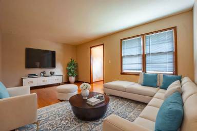 Main picture of 3602 Newport Ave