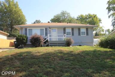 Main picture of 3409 S 122nd St