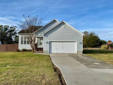 Main picture of 209 Oyster Ln