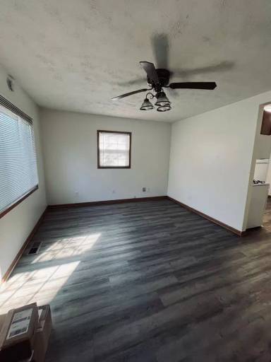Main picture of 2213 Roselawn Ave