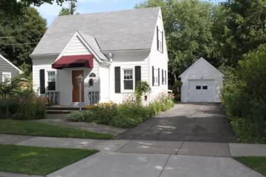 Main picture of 1500 W Pine St