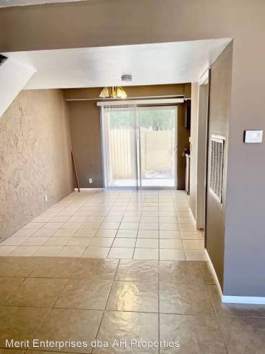 Main picture of Los Compadres Apartments & Phoenician Palms Condominiums