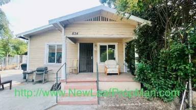 Main picture of 834 W 7th St