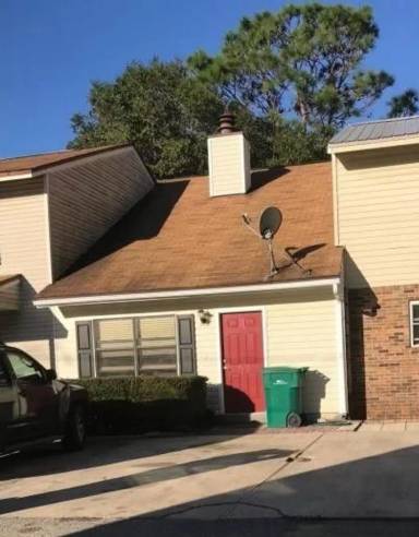 Main picture of 940 Central Ave