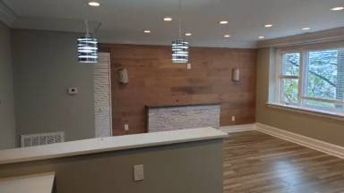 Main picture of 1034 E Slocum St