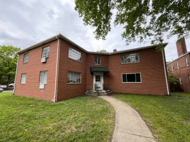 Main picture of 3677 N High St