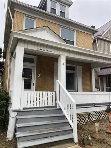 Main picture of 307 E Brady St