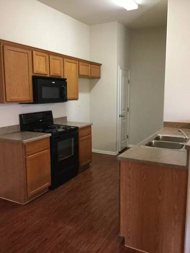 Main picture of 933 Sylvia St