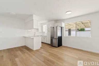 Main picture of 301 W Desert Dr