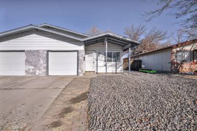 Main picture of 1640 York Way