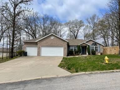 Main picture of 272 Shadowview Dr
