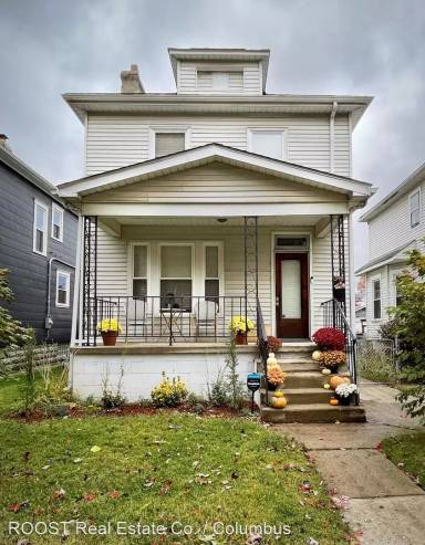 Main picture of 398 Hanford St