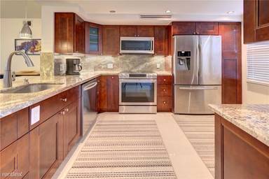 Main picture of 2803 Victoria Way
