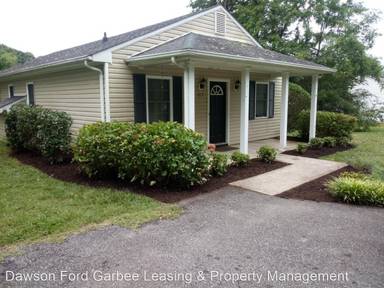 Main picture of 215 Fowler St