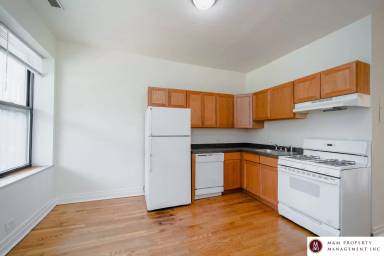 Main picture of 1117 S Racine Ave