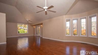 Main picture of 295 Raintree Rd