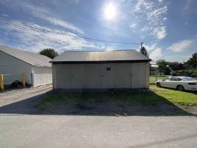 Main picture of 429 S 2nd St