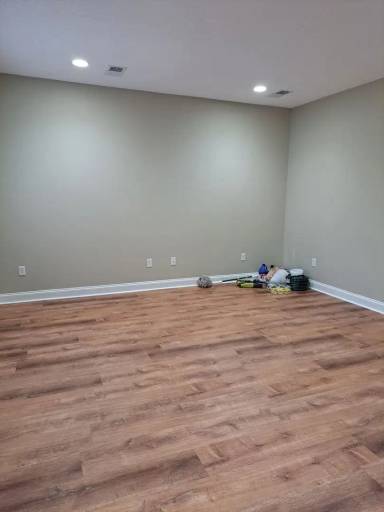 Main picture of 401 Shady Park Cv