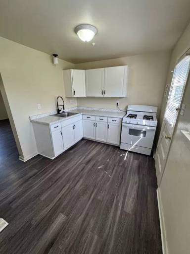 Main picture of 411 W Duval St