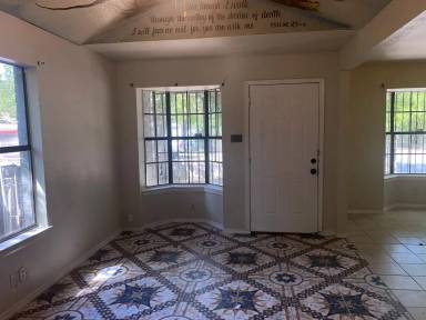 Main picture of 322 Jean St