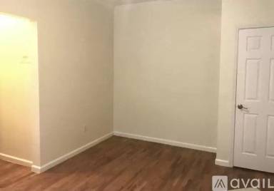 Main picture of 117 W 13th St