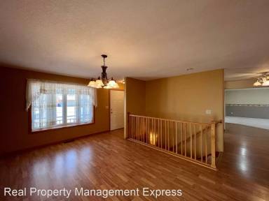 Main picture of 2713 S Chapelwood Ave