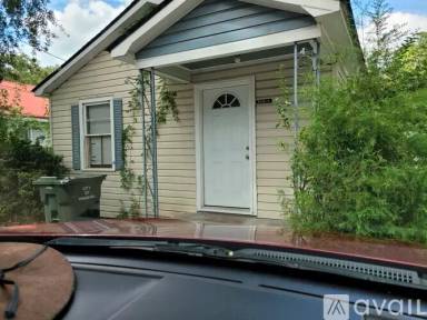 Main picture of 5814 Robinson St